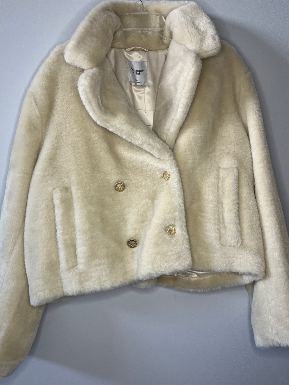 NWT Abercrombie and Fitch white faux fur cropped gold buttons jacket coat